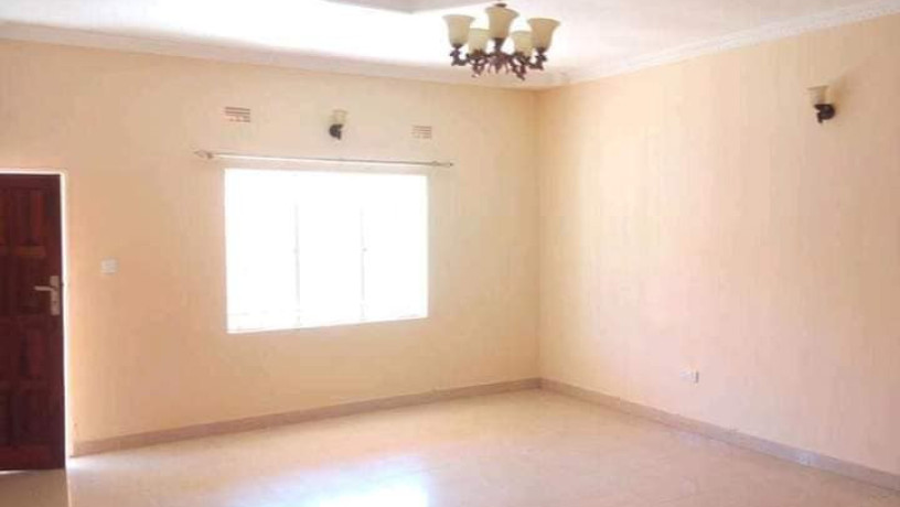 3-bedroom-flat-for-rent-in-makeni-big-4