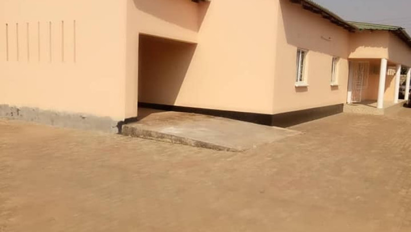 3-bedroom-flat-for-rent-in-makeni-big-0