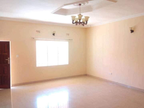 3-bedroom-flat-for-rent-in-makeni-big-4