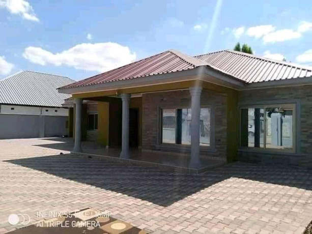 3-bedroom-standalone-house-for-rent-in-kabangwe-big-0