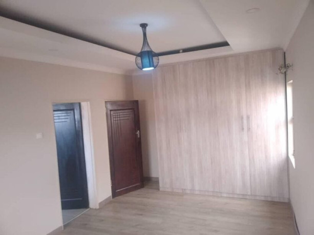 3-bedroom-flat-for-rent-in-ibex-hill-big-7