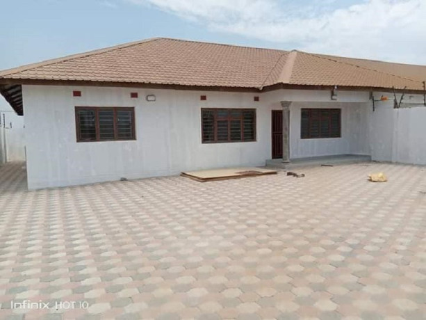 3-bedroom-flat-for-rent-in-chalala-big-6