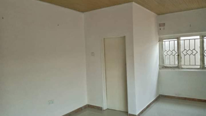 3-bedroom-flat-for-rent-in-chalala-big-2