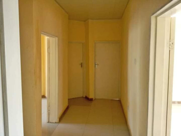 3-bedroom-flat-for-rent-in-chalala-big-6