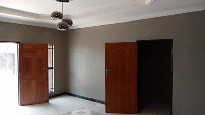 3-bedroom-flat-for-rent-in-chalala-big-1