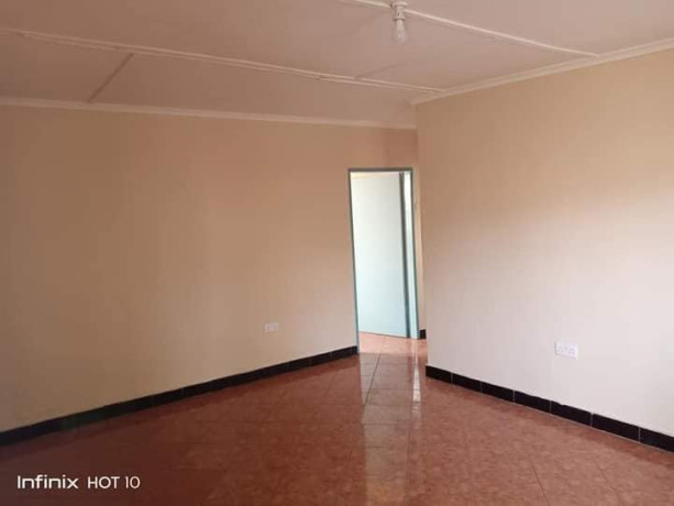 2-bedroom-flat-for-rent-in-chalala-big-5
