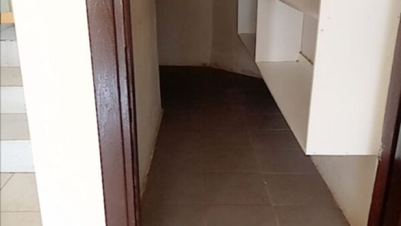 neat-three-bedroom-flat-for-rent-in-ibex-hill-big-4