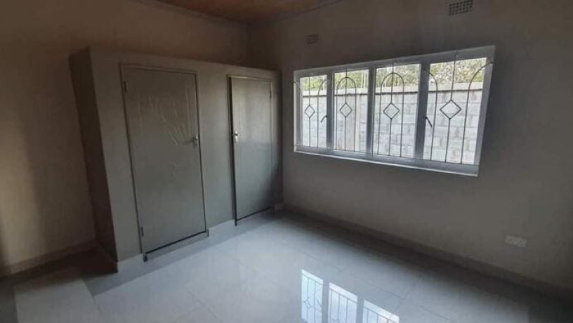 2-bedroom-flat-for-rent-in-ibex-hill-big-5