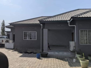 3-bedroom-house-for-rent-in-meanwood-kwamwena