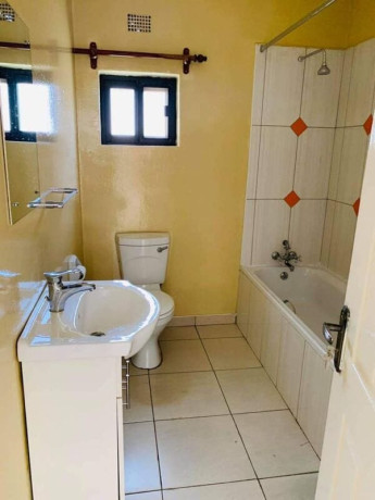3-bedroom-flat-for-rent-in-kabulonga-big-2