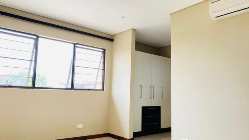 3-bedroom-double-storey-house-for-rent-in-sunningdale-big-8