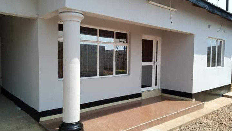 3-bedroom-flat-for-rent-in-chalala-big-6