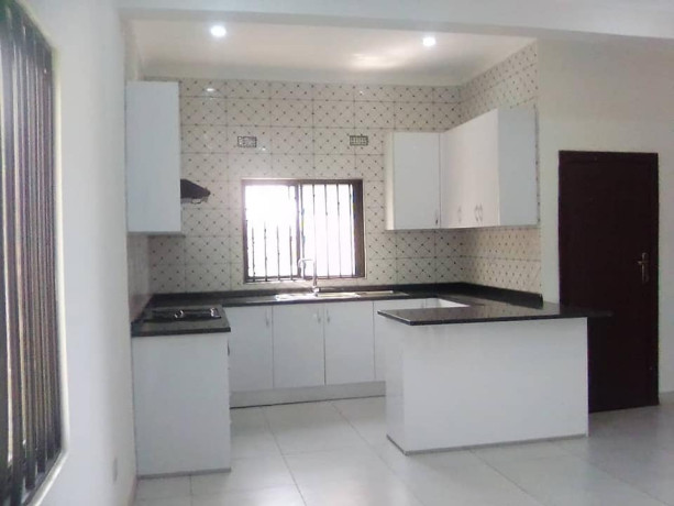 3-bedroom-flat-for-rent-in-makeni-big-3
