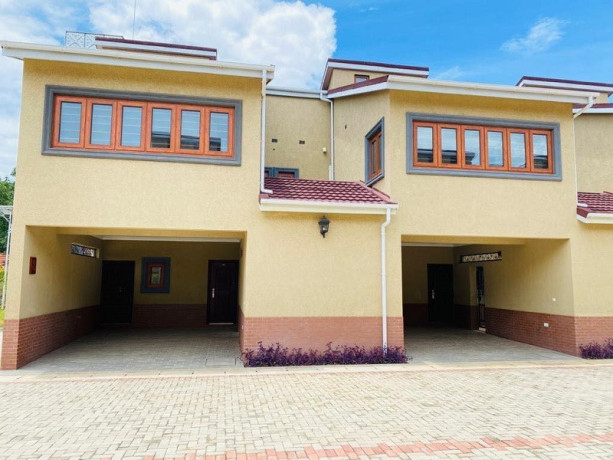 3-bedroom-townhouse-for-rent-in-sunningdale-big-2