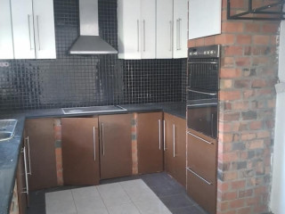 3 Bedroom Flat For Rent In Rhodespark