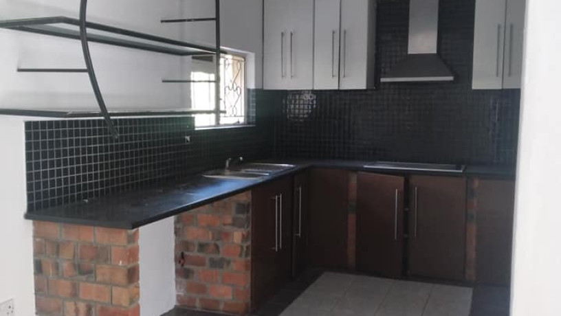 3-bedroom-flat-for-rent-in-rhodespark-big-2