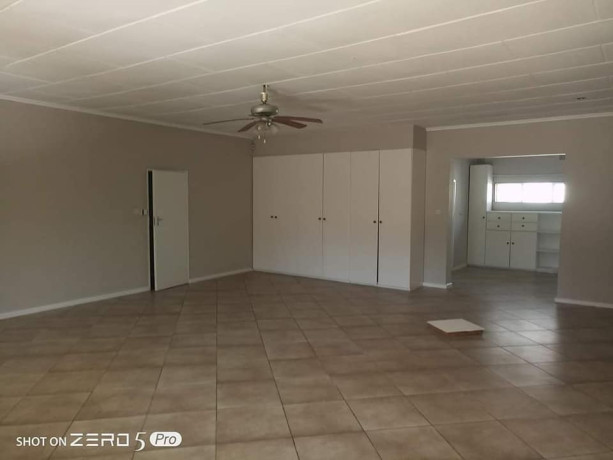 3-bedroom-standalone-house-for-rent-in-roma-big-5