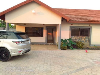 3 Bedroom Flat For Rent In Makeni