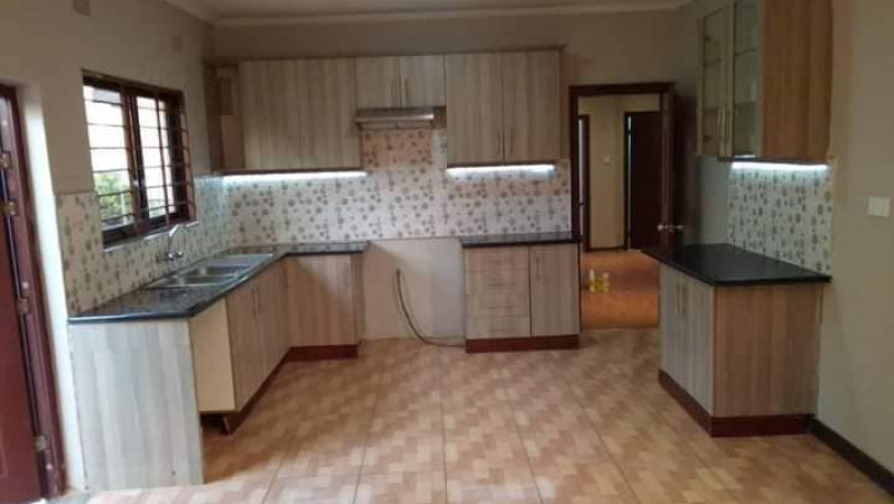 3-bedroom-flat-for-rent-in-makeni-big-4