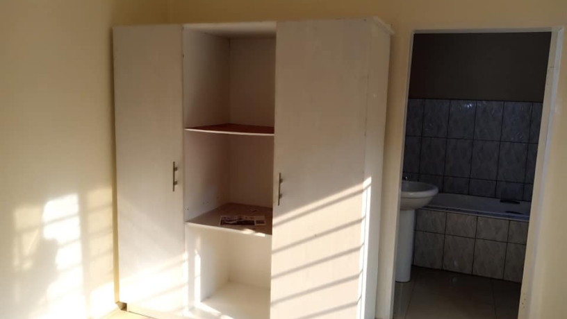 2-bedroom-flat-for-rent-in-chalala-big-2