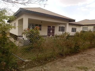 3 Bedroom Flat For Rent In Makeni