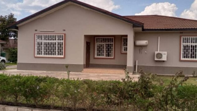 3-bedroom-standalone-house-for-rent-in-silverest-big-1