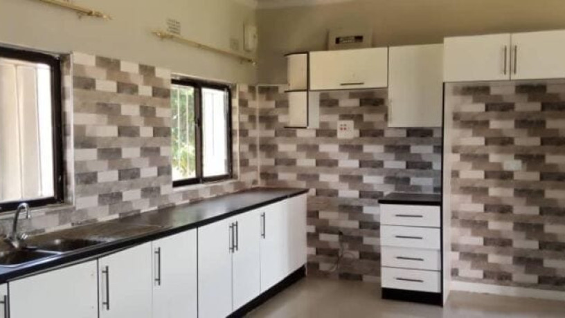 neat-two-bedroom-flat-for-rent-in-ibex-hill-big-2