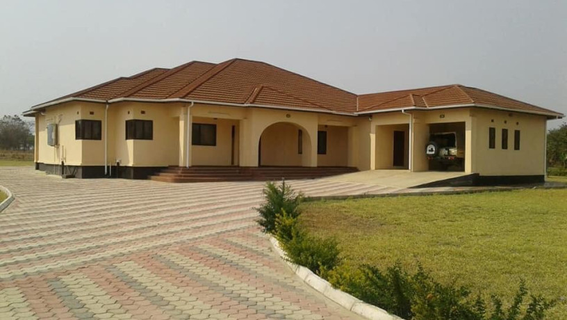 4-bedroom-standalone-house-for-rent-in-makeni-big-0