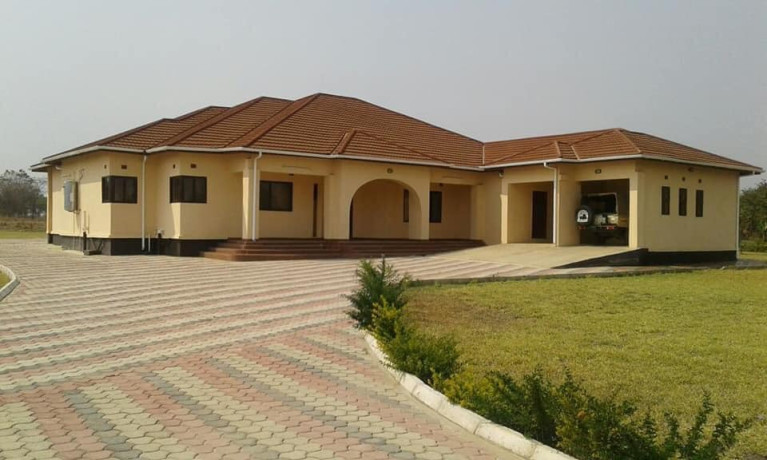 4-bedroom-standalone-house-for-rent-in-makeni-big-0