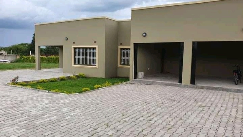 2-bedroom-flat-for-rent-in-chilanga-big-5