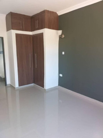 3-bedroom-flat-for-rent-in-chalala-big-4