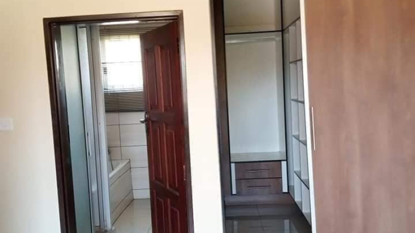 3-bedroom-flat-for-rent-in-chalala-big-5