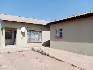 3-bedroom-house-for-rent-in-libala-south