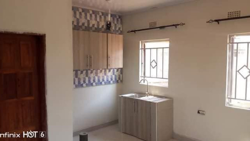 1-bedroom-flat-for-rent-in-chalala-big-4