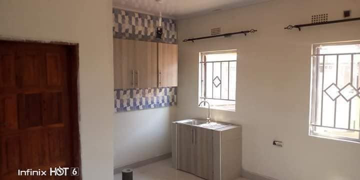 1-bedroom-flat-for-rent-in-chalala-big-4
