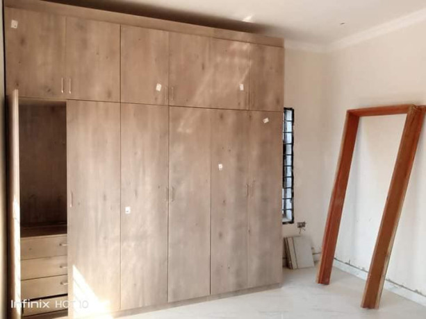 spacious-2-bedroom-flat-for-rent-in-chalala-big-1