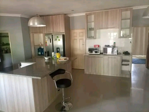 5-bedroom-house-for-sale-in-makeni-big-2