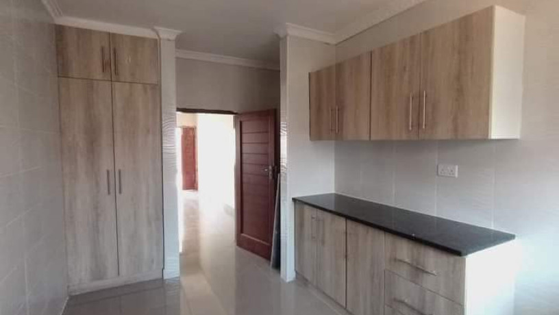 3-bedroom-flat-for-rent-in-meanwood-kwamwena-big-6