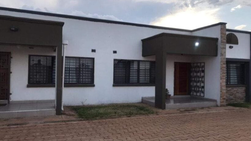 3-bedroom-flat-for-rent-in-meanwood-kwamwena-big-1