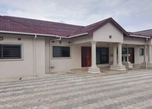 3-bedroom-flat-for-rent-in-ibex-meanwood-big-0