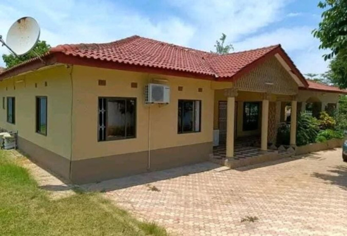 3-bedroom-house-for-sale-in-roma-big-0