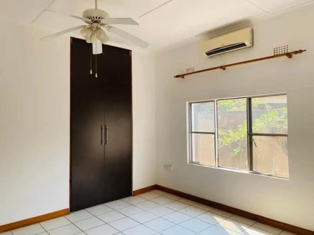 2-bedroom-house-for-rent-in-roma-big-5