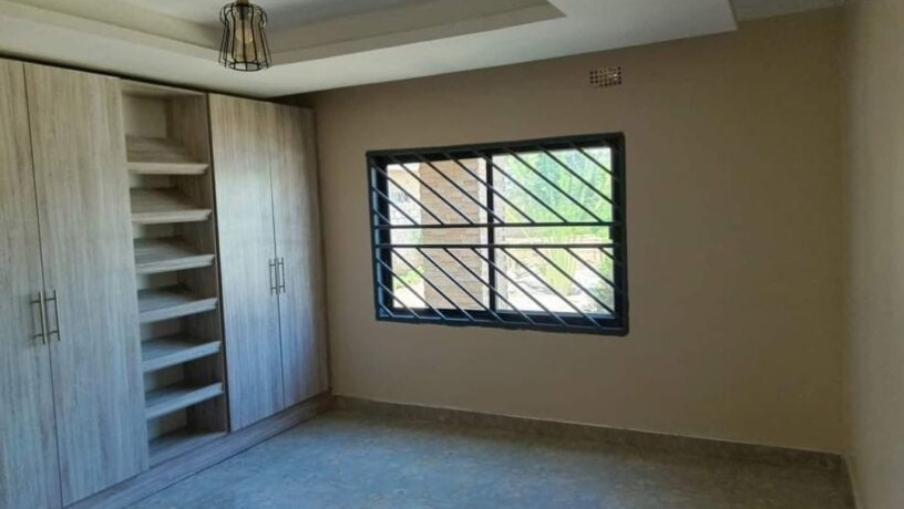 2-bedroom-flat-for-rent-in-chalala-big-2