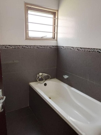 3-bedroom-flat-for-rent-in-meanwood-big-3