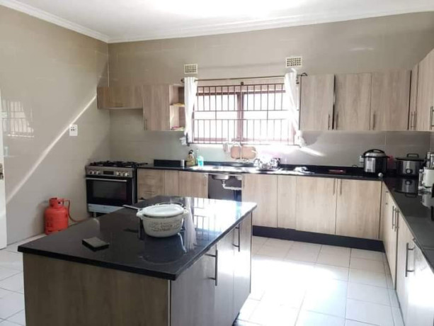 4-bedroom-house-for-rent-in-roma-big-5