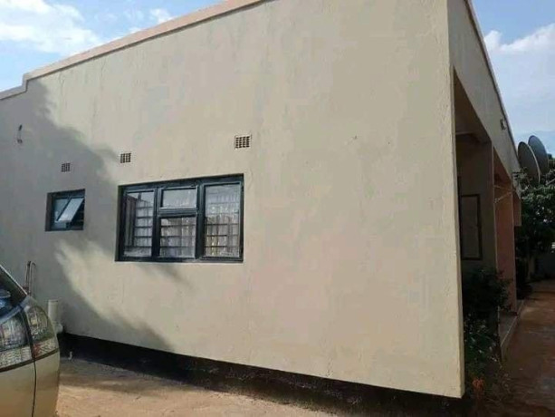 2-bedroom-flat-for-rent-in-chalala-big-3