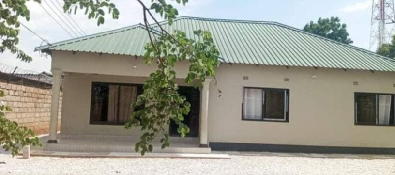 3-bedroom-flat-for-rent-in-chalala-big-4