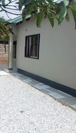 3-bedroom-flat-for-rent-in-chalala-big-7