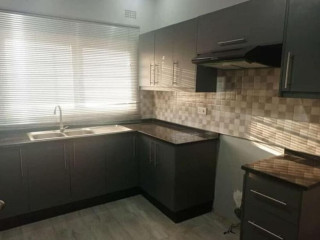 2-bedroom-flat-for-rent-in-meanwood-vorna-valley