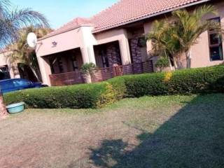 4 Bedroom House For Sale in Chalala